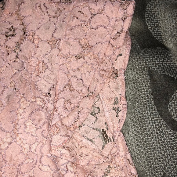 Bundle 4/25 Lace top with tank underneath - Picture 4 of 4